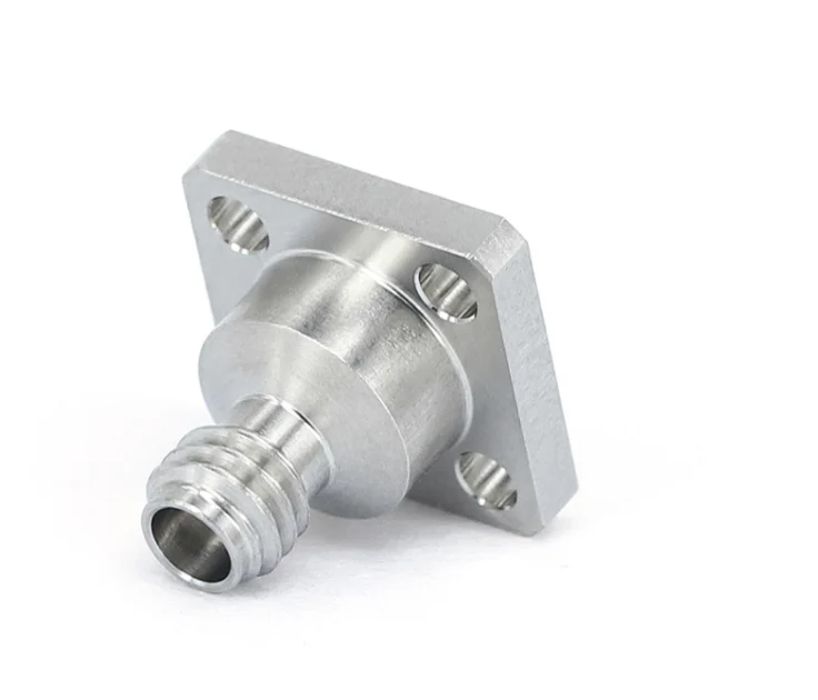 110 GHz RF -pistik